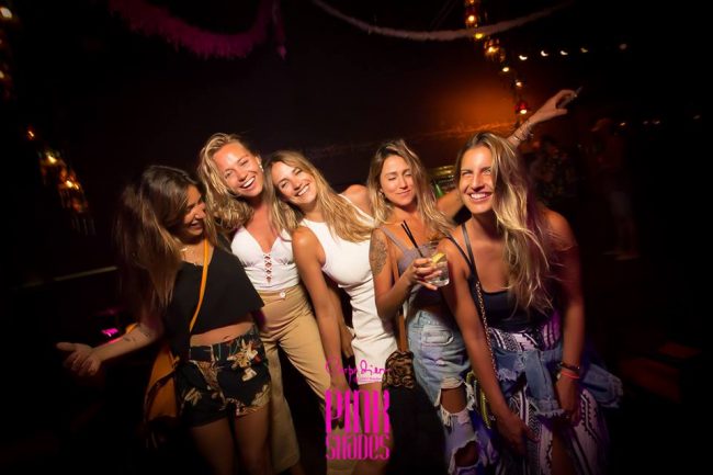bares discotecas conocer chicas Barcelona tener sexo