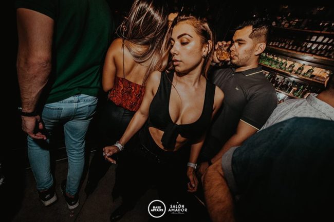bares discotecas conocer chicas Medellin tener sexo