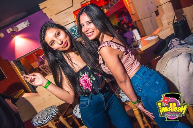 chicas cerca de ti Cusco vida nocturna clubes bares 